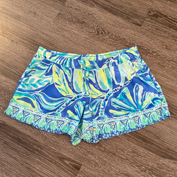 Lilly Pulitzer Pants - Lilly Pulitzer Blue and Green Patterned Women Shorts